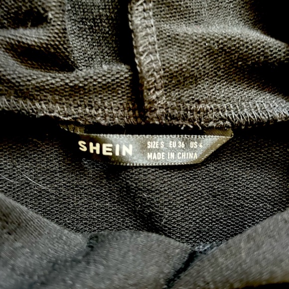 Cropped skeleton hand hoodie - Picture 2 of 3